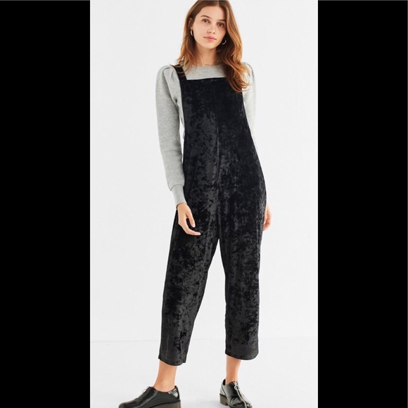NWT URBAN OUTFITTERS VELVET BLUE OVERALLS - LARGE - Picture 8 of 8